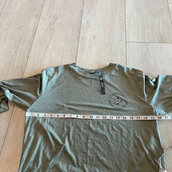 Vuori womens long sleeve top size L - Picture 3 of 7